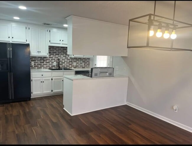 Building Photo - 123 Chadwyck Cir