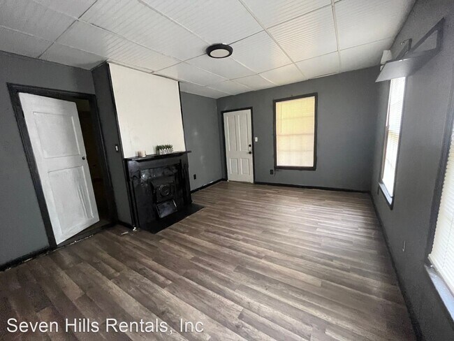 Building Photo - 5 br, 2 bath House - 110 Ave A