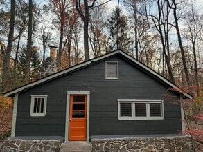 Building Photo - 598 Lonely Cottage Rd