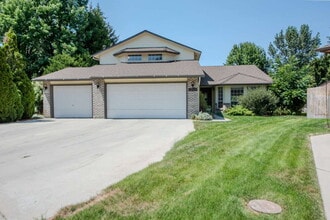 Building Photo - 5643 N Citadel Way