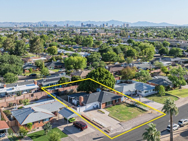 Foto del edificio - 1909 E Bethany Home Rd