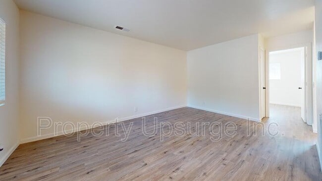 Foto del edificio - 71 Mono Ave