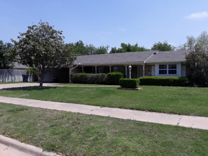 Primary Photo - 1303 NW Becontree Dr