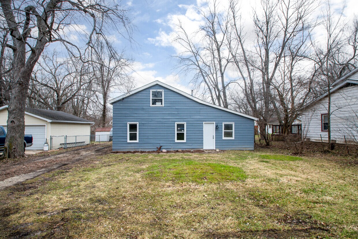 Primary Photo - 615 Illinois St