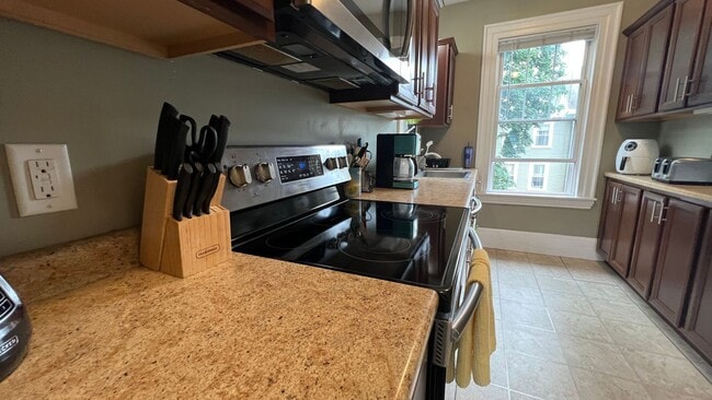 Foto del edificio - L/O-665 Central Ave