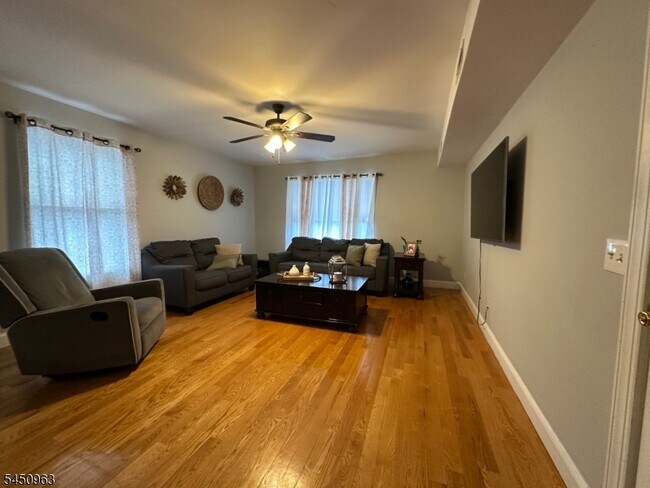 Foto del edificio - 394-396 Sussex St