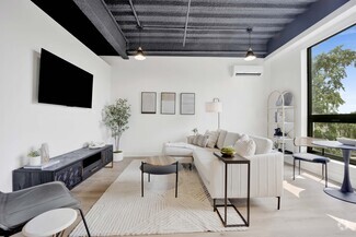 Building Photo - 1802 W Berenice Ave