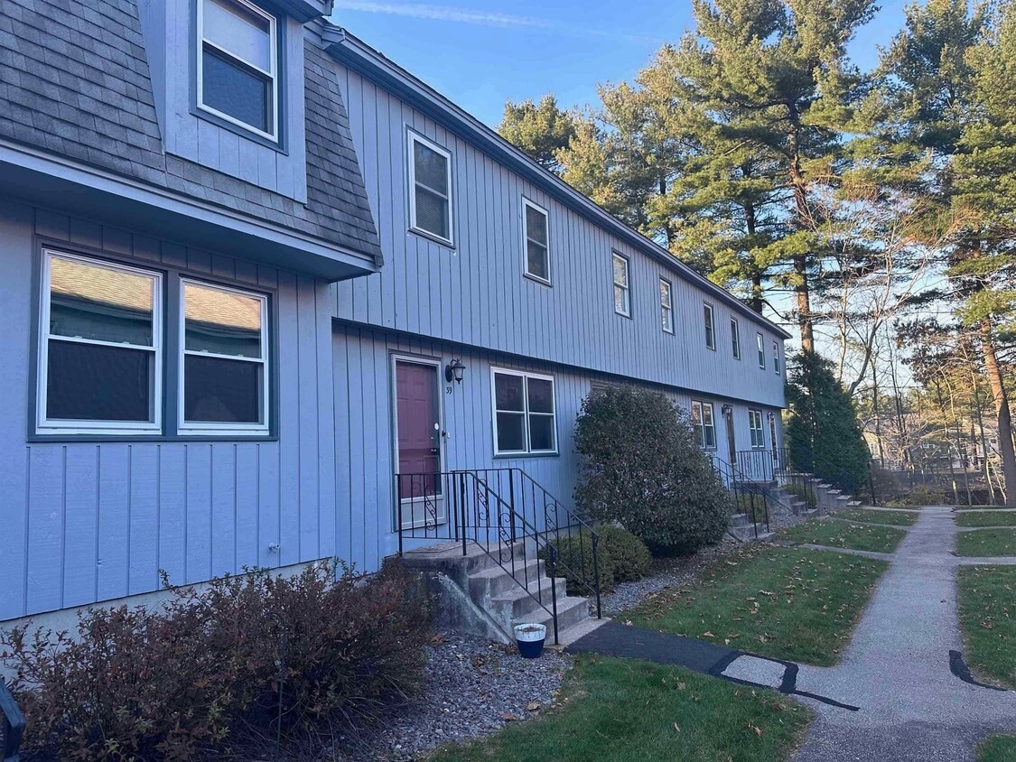 Primary Photo - 39 Bluestone Dr