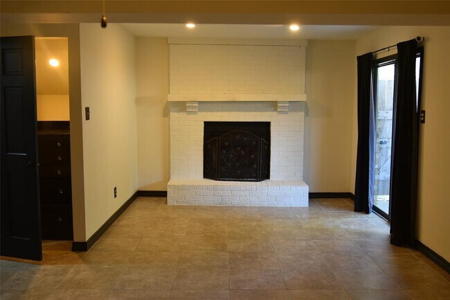 Building Photo - 7716 Champion Pines Dr