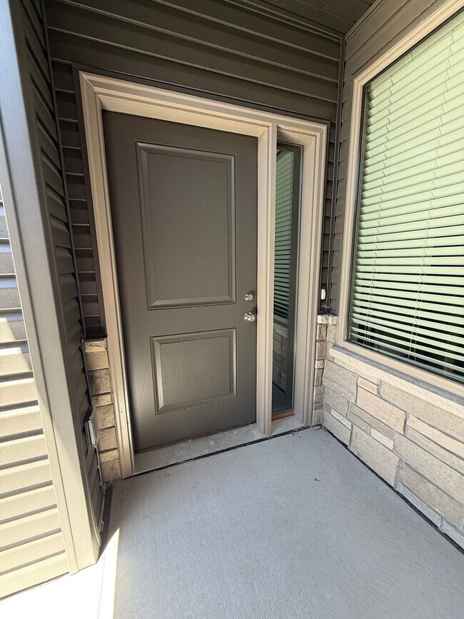 Foto del edificio - 7004 Claystone Dr