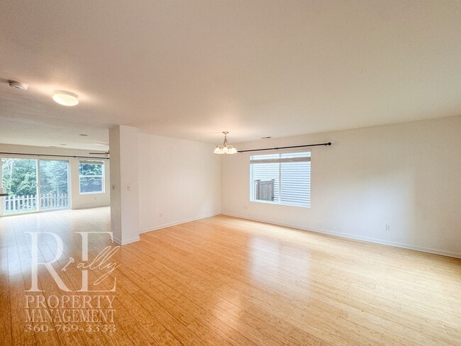 Building Photo - Spacious 4-Bedroom Home with Brand-New Carpet, Two Living Areas & Loft