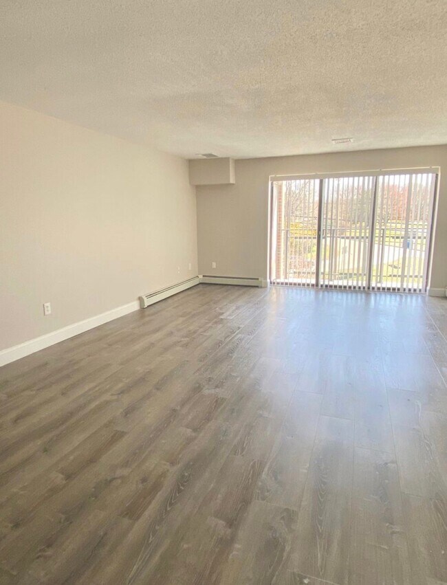 Foto del edificio - 4380 N Main St