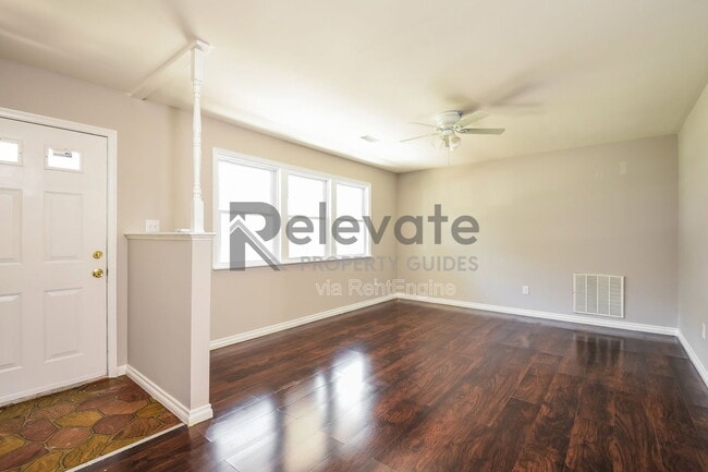 Building Photo - 523 Petty St