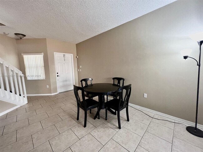 Foto del edificio - 2319 SE 24th Ave