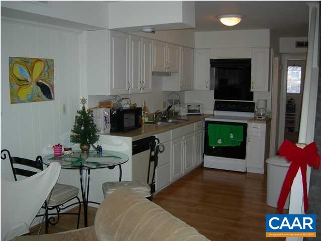 Foto del edificio - 2100 Jefferson Park Ave
