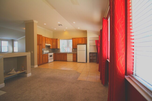 Building Photo - 2316 Reindeer Ct