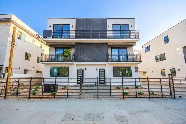 Building Photo - 11730 Gilmore St