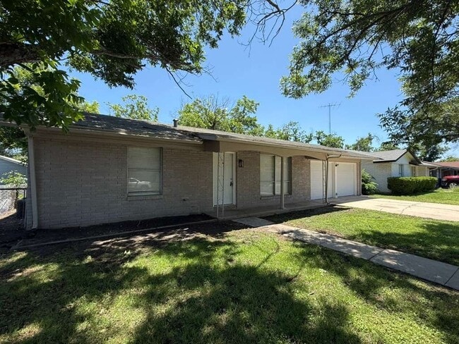 Building Photo - 4938 Bernadine Dr