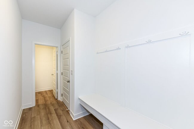 Building Photo - 1069 Sunderland Dr