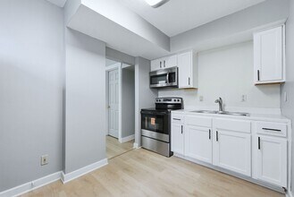 Building Photo - 922 Pape Ave