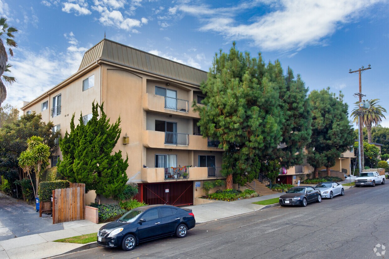 Lido Apartments 1711 Corinth Avenue Apartments in Los Angeles, CA
