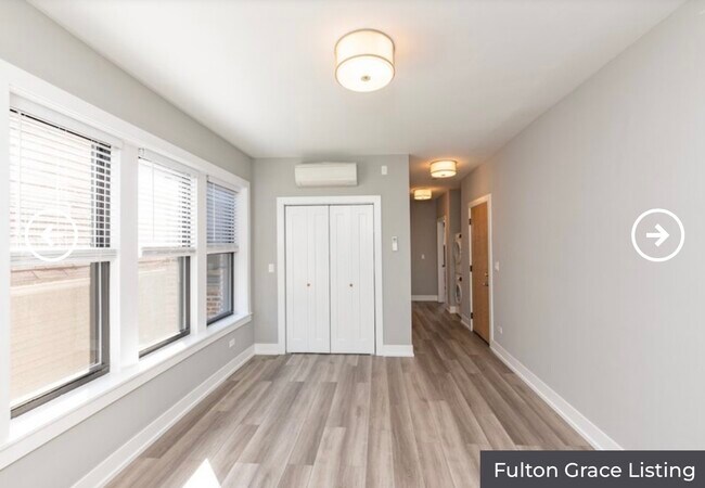 Building Photo - 3913 N Janssen Ave