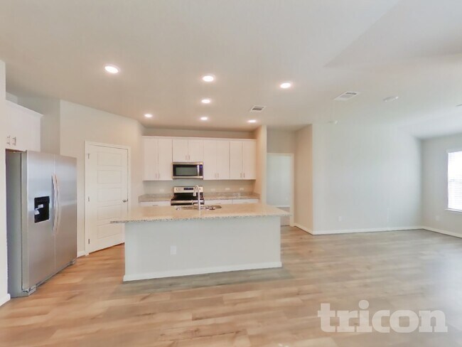 Foto del edificio - 13538 Paxton Blvd