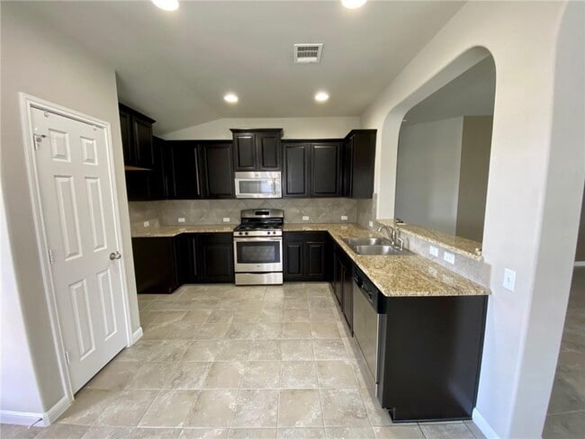 Building Photo - 120 Chickadee Cove