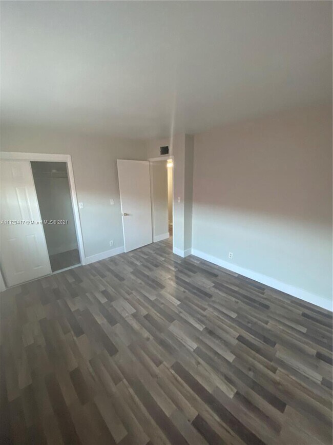 Foto del edificio - 2602 NW 52nd Ave