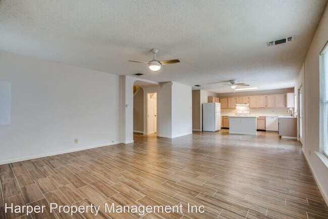 Building Photo - 4 br, 2.5 bath House - 16638 Calico Creek ...