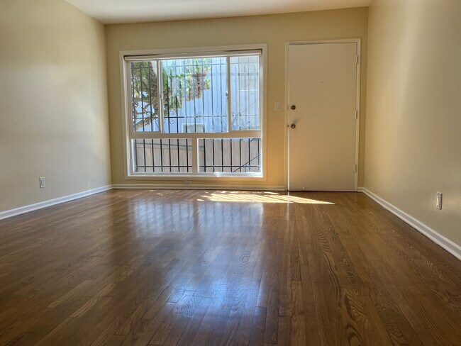 Living Room - 1346 S Cochran Ave