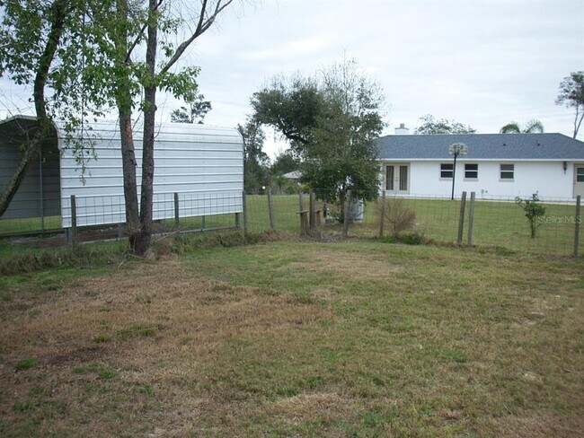 Building Photo - 510 S Cedar Ave