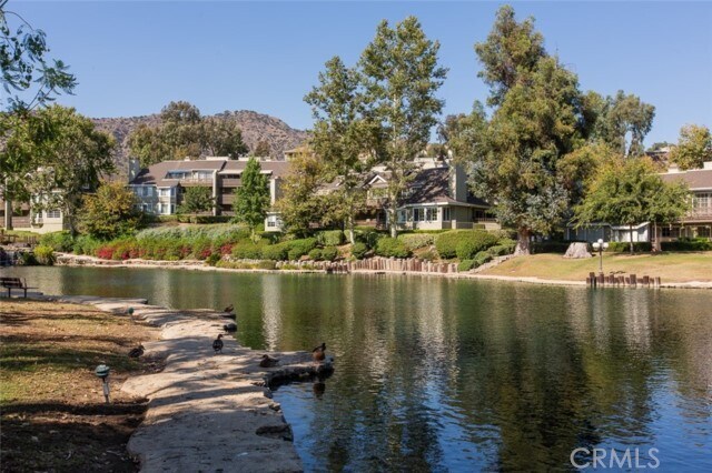 Building Photo - 1053 Lakeview Terrace
