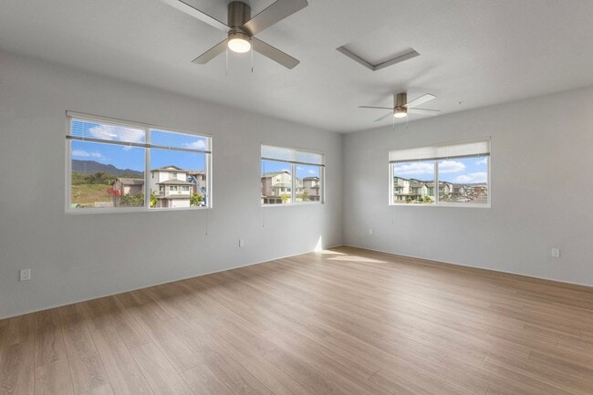 Building Photo - Modern Townhome Living in Ho’opili