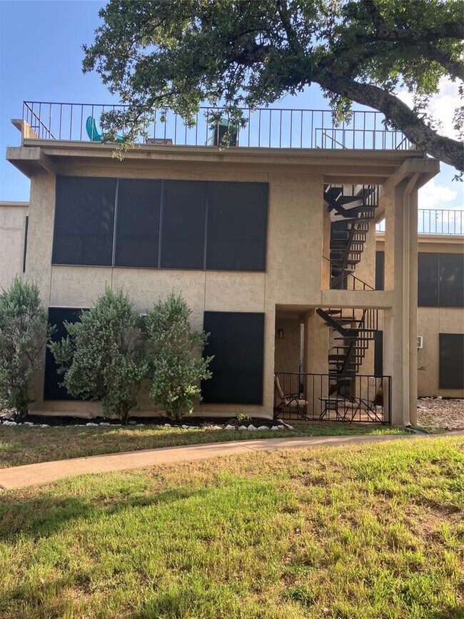 Foto del edificio - 5916 Lago Vista Way