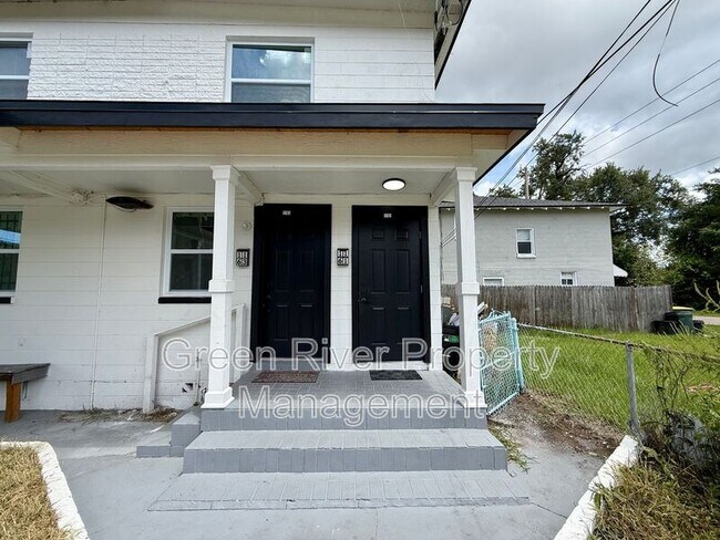 Foto del edificio - 1161 W 5th St