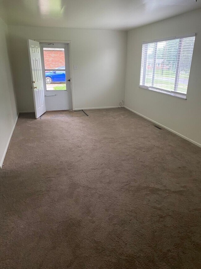 Foto del edificio - 3504-3506 Springhill Rd