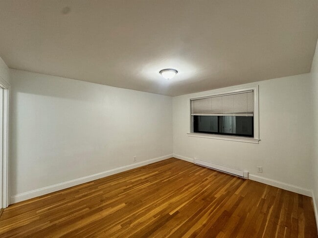 Building Photo - 131 Summer St