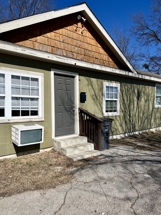Building Photo - 1551 E Haskell St