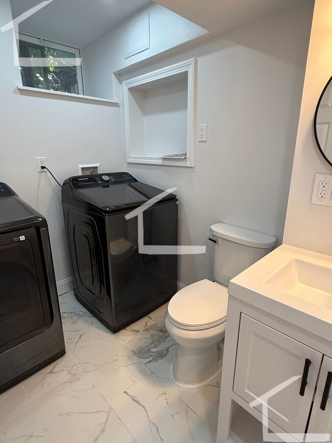 Photo - Charming 5 Bedroom -No Broker Fee Townhome