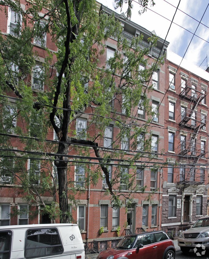 Foto del edificio - Del Forno Apartments
