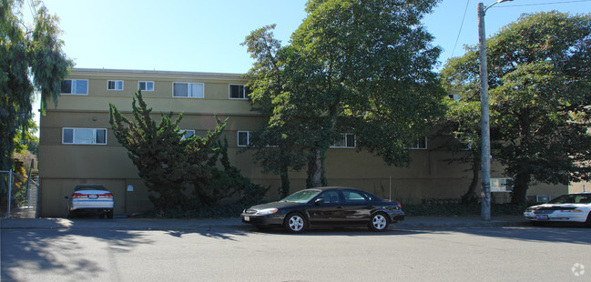 Building Photo - Albion Arms Apartments