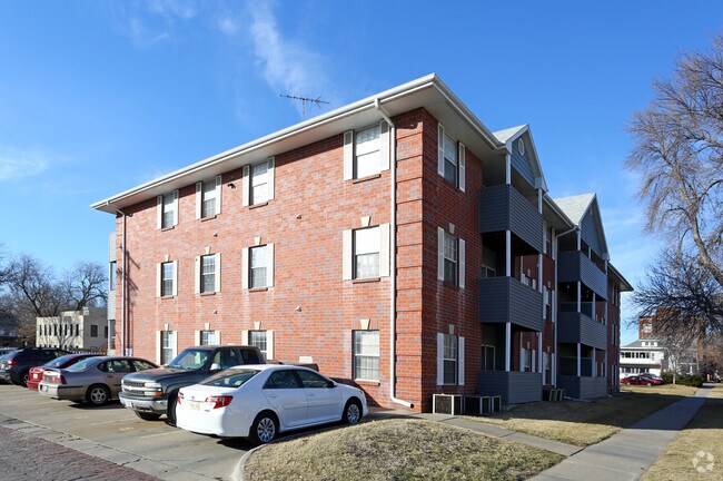 Building Photo - Cambridge Apartments