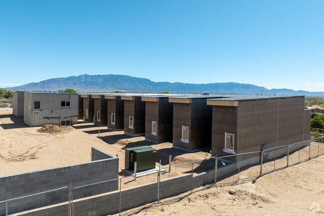 Building Photo - 9368 Valley View Dr NW