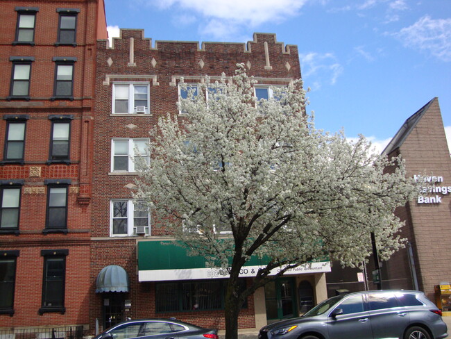 Building Photo - 625 Washington St