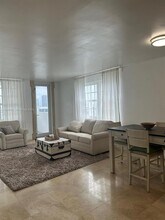 Building Photo - 100 Lincoln Rd