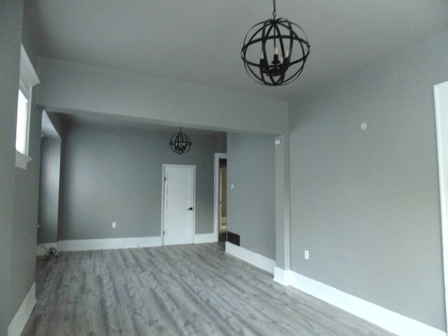 Comedor - 2831 W Juneau Ave