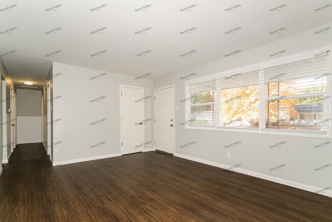 Building Photo - 1100 Ozment Dr