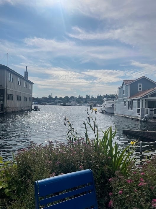 Building Photo - 2950 Fairview Ave E