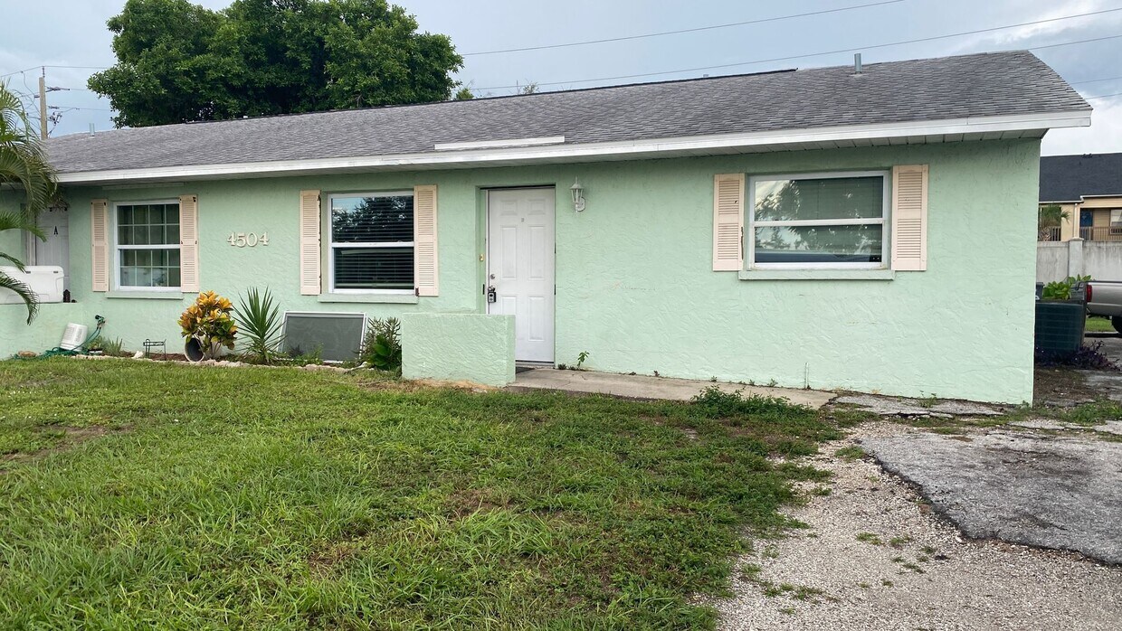 Foto principal - 4504 68th St W